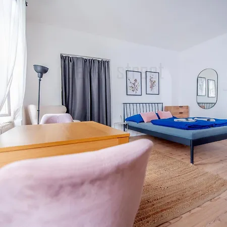Cozy Apartment Close To Palmovka Prague Exterior photo